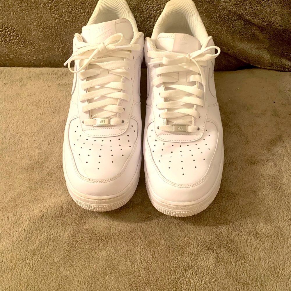 NIKE AIR FORCE 1